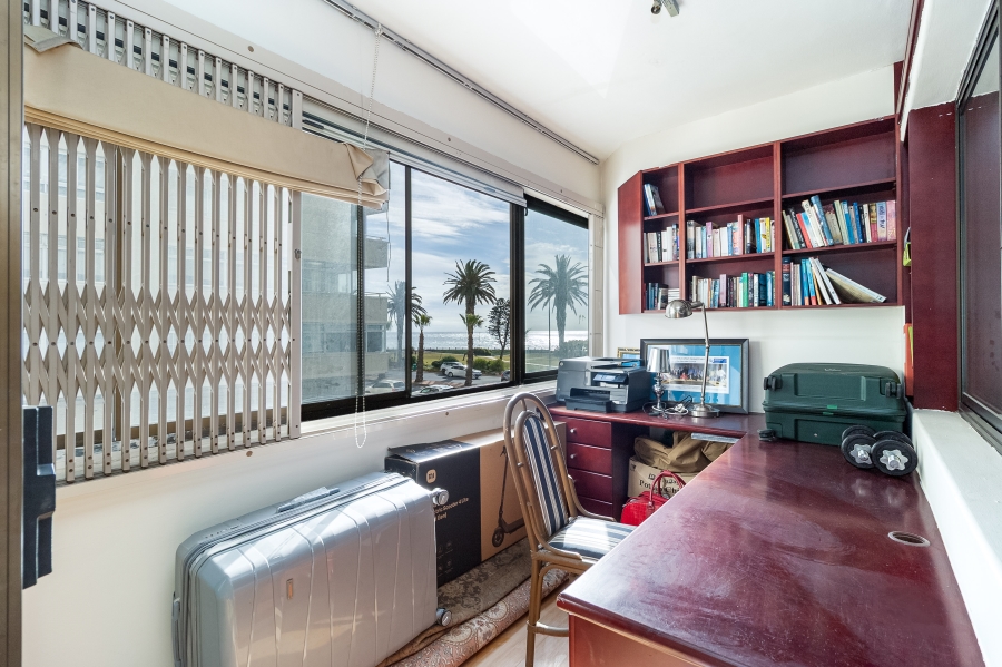 3 Bedroom Property for Sale in Sea Point Western Cape